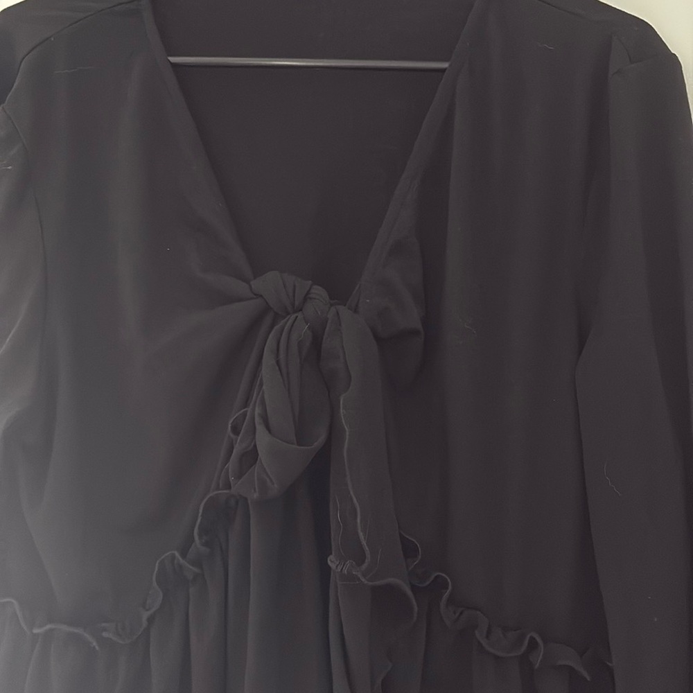 Long sleeve black ruffle tie front top XL